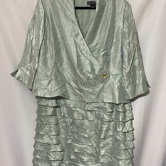 JESSICA HOWARD WO SIZE 20 SOFT SAGE GREEN FAUX WRAP BROOCH ACCENT RUFFLED SKIRT - Picture 7 of 10